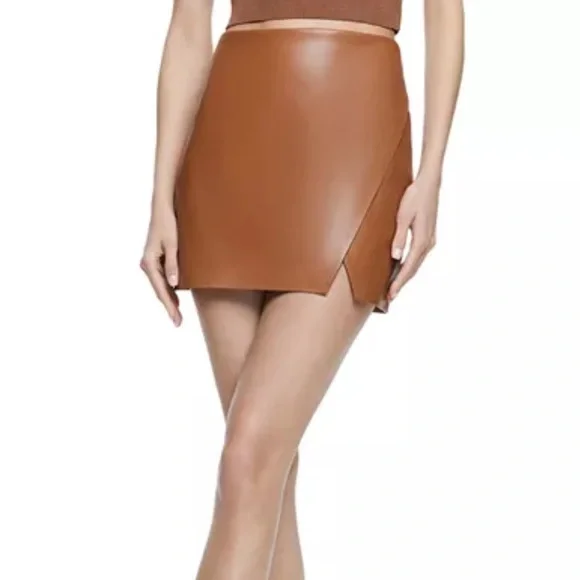 NWT Alice and Olivia faux leather brown mini skirt - Picture 4 of 4